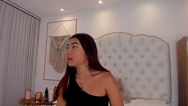 Sara funy online show from 14, 4, 2026