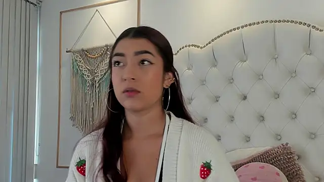 Sara funy online show from 2, 6, 2026