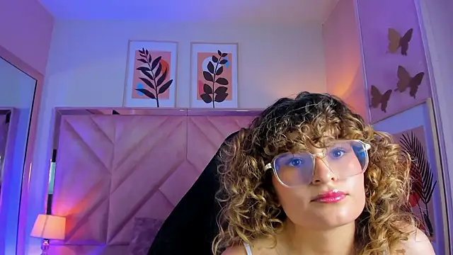 emilyjonesss  online show from 24, 3, 2026