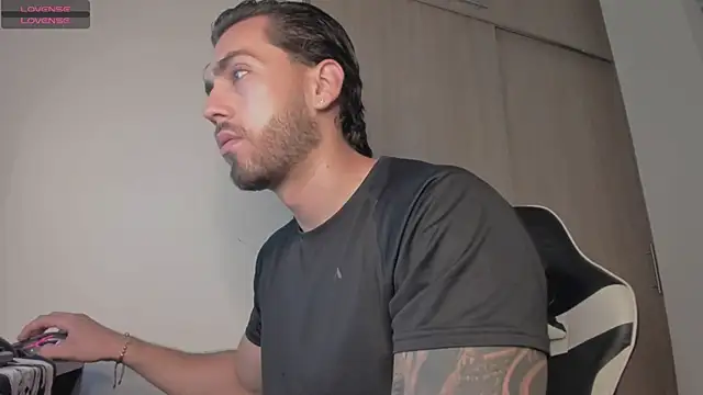 Axel  Blaze online show from 15, 4, 2026