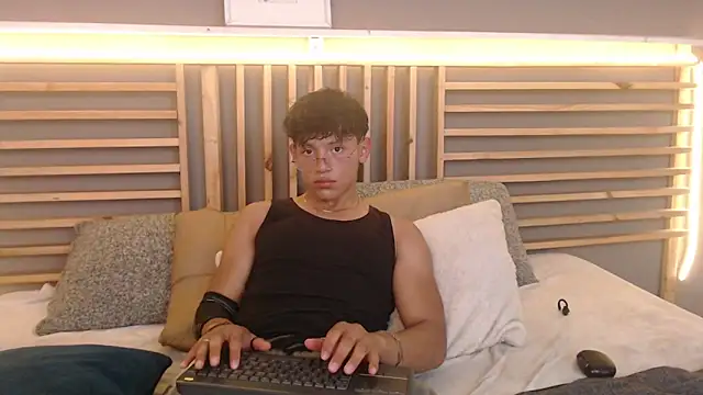 Snapshot of clark_ken01 chatting on 3, 3, 2026 clark ken01 online show from 3, 3, 2026