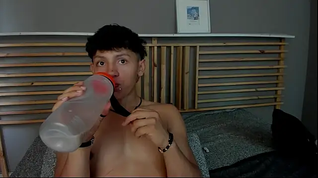 Snapshot of clark_ken01 chatting on 22, 4, 2026 clark ken01 online show from 22, 4, 2026