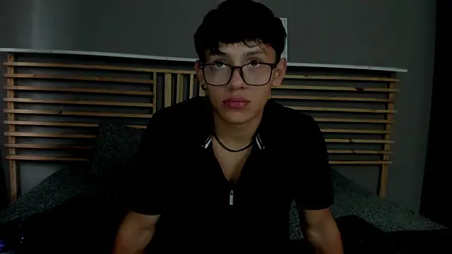 Snapshot of clark_ken01 chatting on 29, 4, 2026 clark ken01 online show from 29, 4, 2026