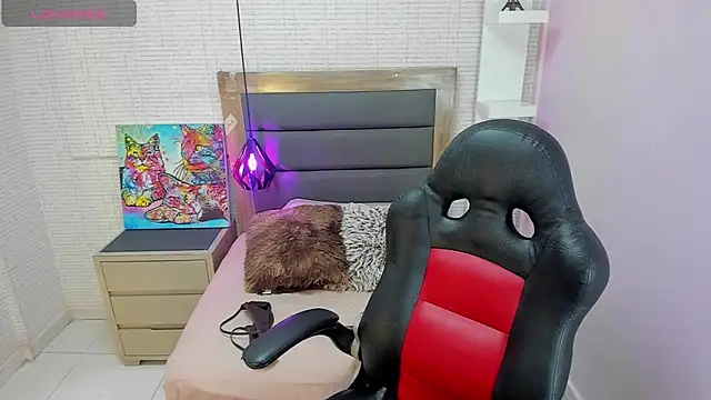 LESLYSIMPSON online show from 5, 3, 2026