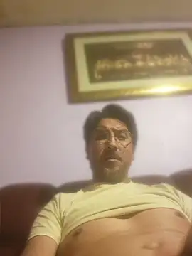 BRAD MATURE online show from 17, 4, 2026