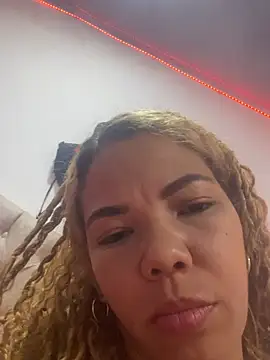 Snapshot of Crespita_Hot23 chatting on 25, 2, 2026 Crespita Hot23 online show from 25, 2, 2026