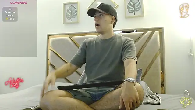 oliver   saint online show from 2, 4, 2026