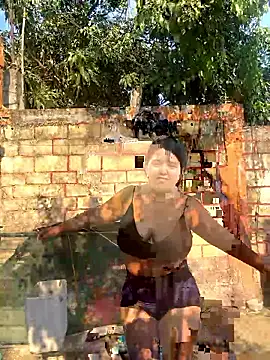 Snapshot of emi_li82 chatting on 7, 4, 2026 emi li82 online show from 7, 4, 2026