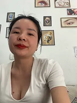 Ivy Trix2 online show from 12, 3, 2026