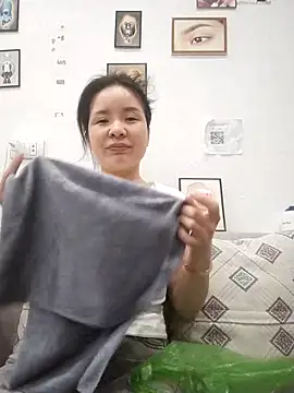 Ivy Trix2 online show from 28, 3, 2026