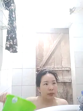 Ivy Trix2 online show from 16, 4, 2026