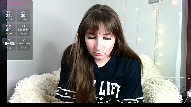 Birdie Kiss online show from 12, 5, 2026