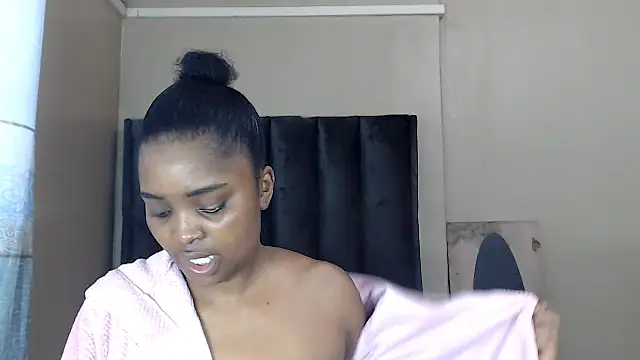Snapshot of LexyDiana chatting on 28, 5, 2026 LexyDiana online show from 28, 5, 2026