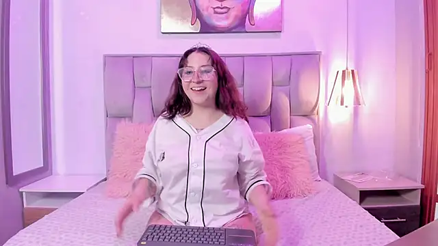 Maddie-LesYoux online show from 27, 2, 2026