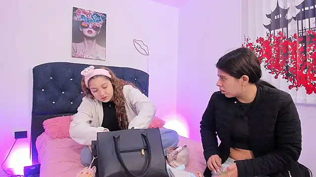 valeria and zoe online show from 10, 4, 2026