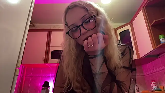 Mollywannatouch online show from 26, 2, 2026