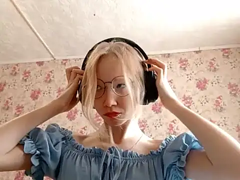 Snapshot of SoniqBliss chatting on 27, 2, 2026 SoniqBliss online show from 27, 2, 2026