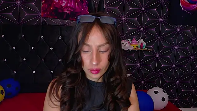 Miis Beella online show from 9, 7, 2026