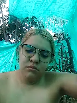 Snapshot of single_kitten chatting on 10, 4, 2026 single kitten online show from 10, 4, 2026