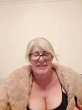 FlirtyFleur-x online show from 29, 3, 2026