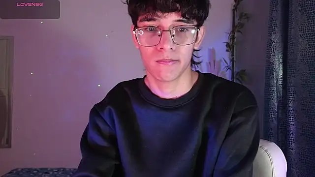 Snapshot of noah_millerx chatting on 2, 3, 2026 noah millerx online show from 2, 3, 2026