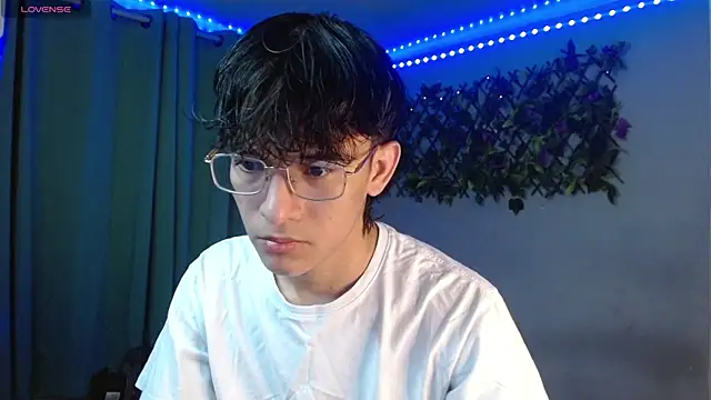 Snapshot of noah_millerx chatting on 19, 4, 2026 noah millerx online show from 19, 4, 2026