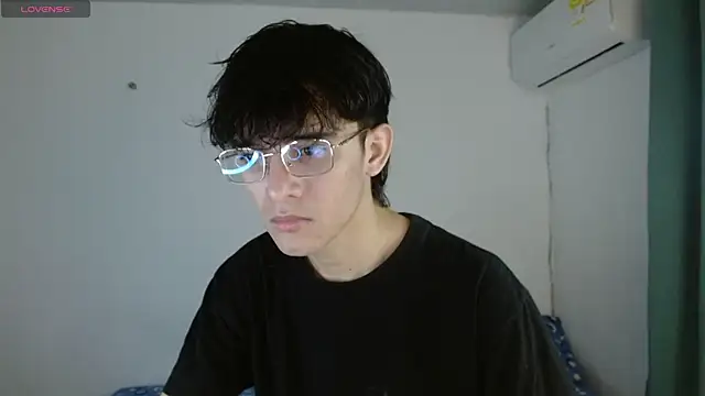 Snapshot of noah_millerx chatting on 4, 5, 2026 noah millerx online show from 4, 5, 2026