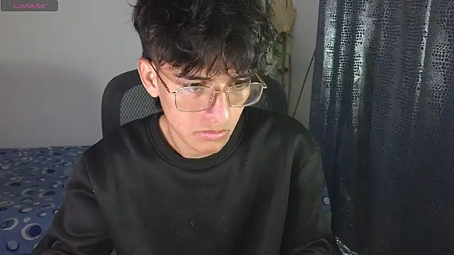 Snapshot of noah_millerx chatting on 21, 5, 2026 noah millerx online show from 21, 5, 2026