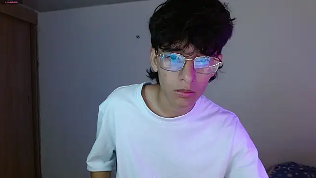 Snapshot of noah_millerx chatting on 26, 5, 2026 noah millerx online show from 26, 5, 2026