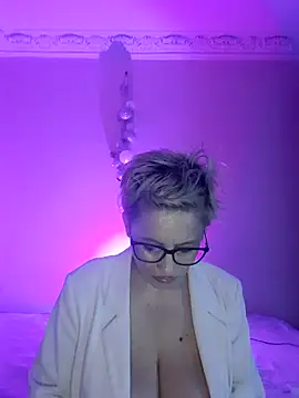 Snapshot of LunaBlaise chatting on 10, 4, 2026 LunaBlaise online show from 10, 4, 2026