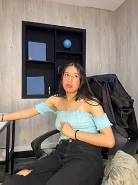 LilyRossi  online show from 11, 5, 2026