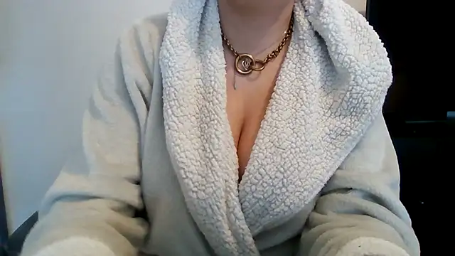 StaceyXOXO online show from 11, 4, 2026