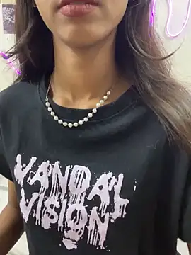 Snapshot of Zoiii__ chatting on 1, 4, 2026 Zoiii online show from 1, 4, 2026