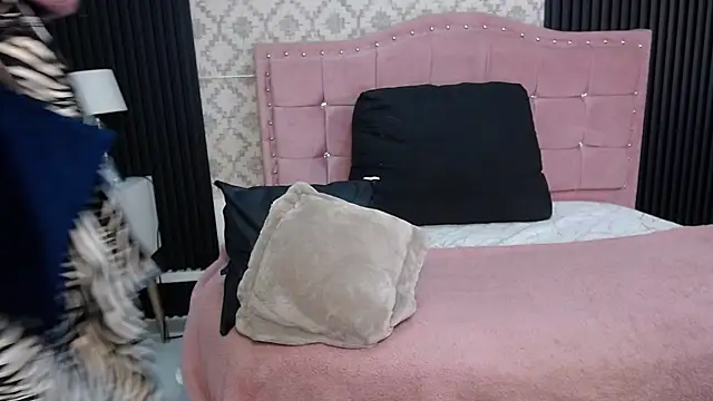 Snapshot of SaraLjordad chatting on 22, 7, 2026 SaraLjordad online show from 22, 7, 2026