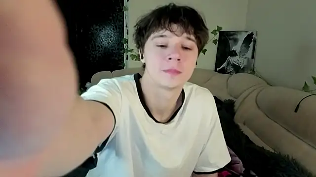 AnthonyCuutie online show from 5, 4, 2026