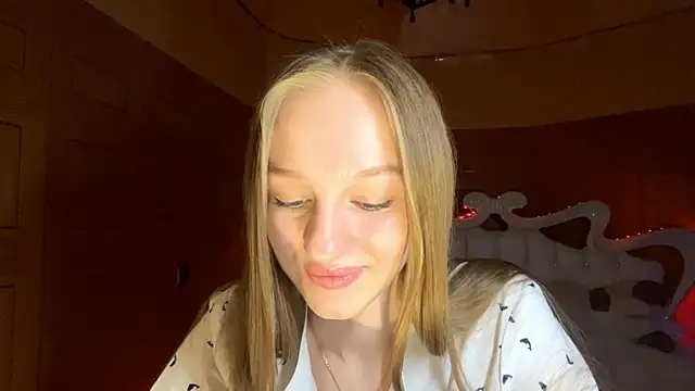 Anika Socutehe online show from 13, 4, 2026