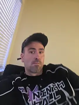 Snapshot of Biggbaddwulf7 chatting on 5, 4, 2026 Biggbaddwulf7 online show from 5, 4, 2026