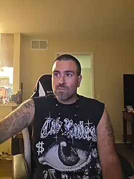 Snapshot of Biggbaddwulf7 chatting on 4, 5, 2026 Biggbaddwulf7 online show from 4, 5, 2026