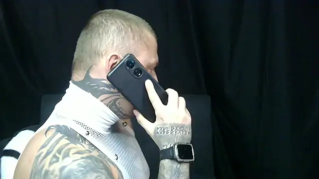 Snapshot of devilWithTats chatting on 30, 4, 2026 devilWithTats online show from 30, 4, 2026