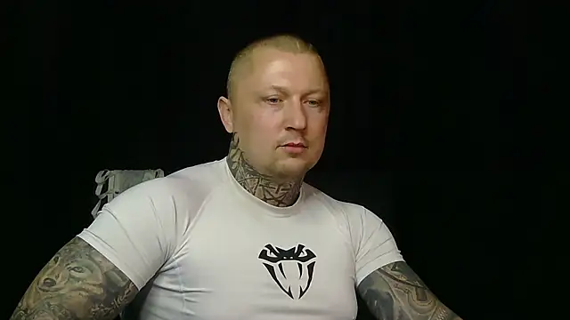 Snapshot of devilWithTats chatting on 10, 5, 2026 devilWithTats online show from 10, 5, 2026