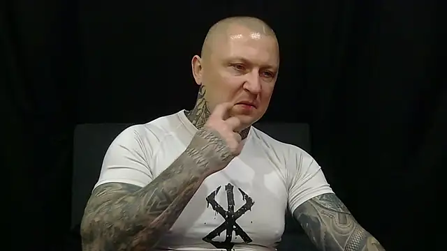 Snapshot of devilWithTats chatting on 25, 5, 2026 devilWithTats online show from 25, 5, 2026