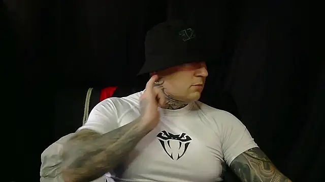 Snapshot of devilWithTats chatting on 23, 7, 2026 devilWithTats online show from 23, 7, 2026