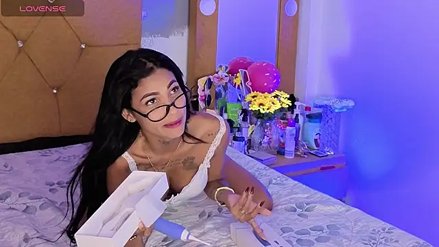 Snapshot of Antonella-smitt chatting on 2, 3, 2026 Antonella-smitt online show from 2, 3, 2026