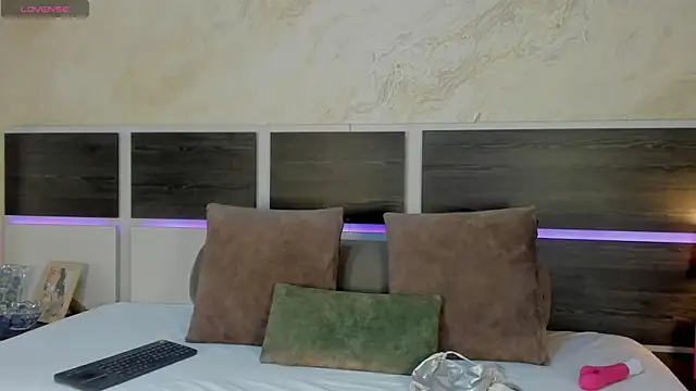 Natalia Cruzz online show from 1, 6, 2026