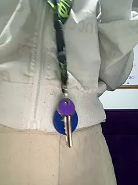   Nahomy online show from 10, 3, 2026