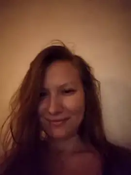 August Shine online show from 30, 3, 2026