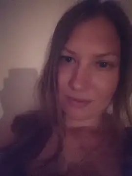 August Shine online show from 15, 5, 2026