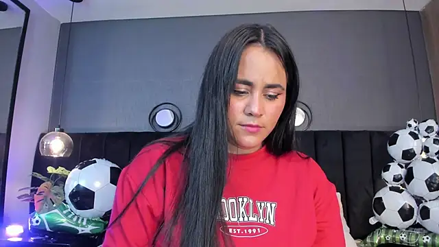 Snapshot of alejandra__garcia chatting on 24, 6, 2026 alejandra garcia online show from 24, 6, 2026