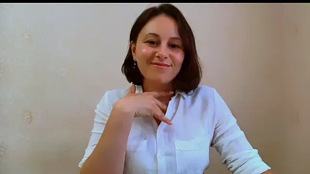 Snapshot of Inessa_beauty chatting on 4, 7, 2026 Inessa beauty online show from 4, 7, 2026
