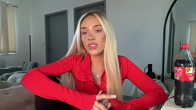 Snapshot of Naughtyblondex chatting on 30, 6, 2026 Naughtyblondex online show from 30, 6, 2026